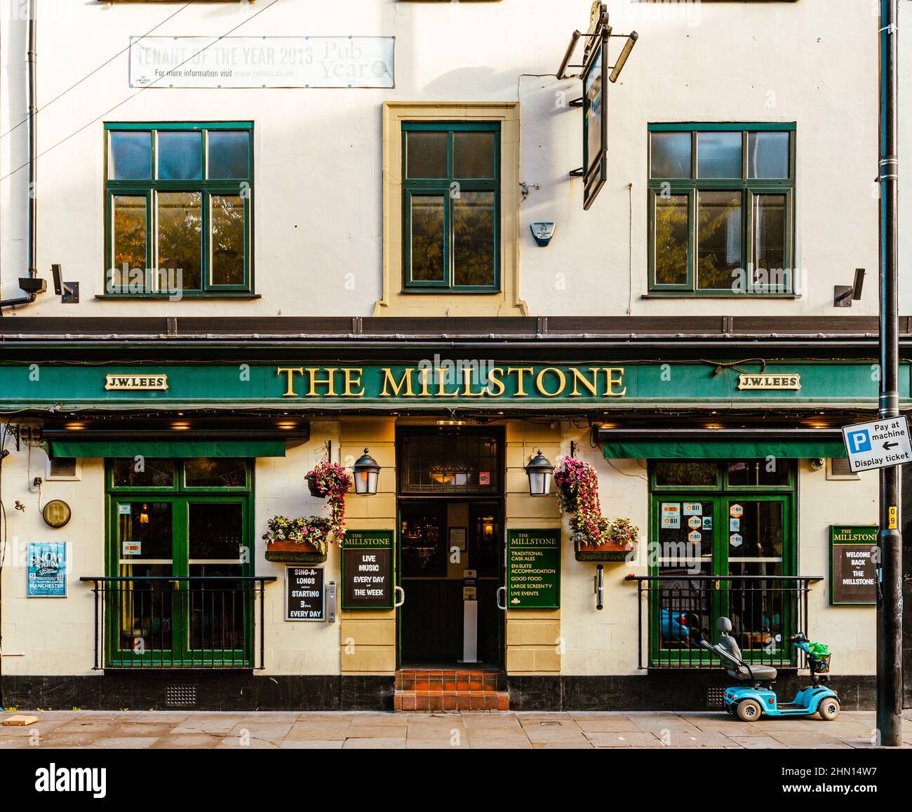 Pub sign manchester hires stock photography and images Alamy