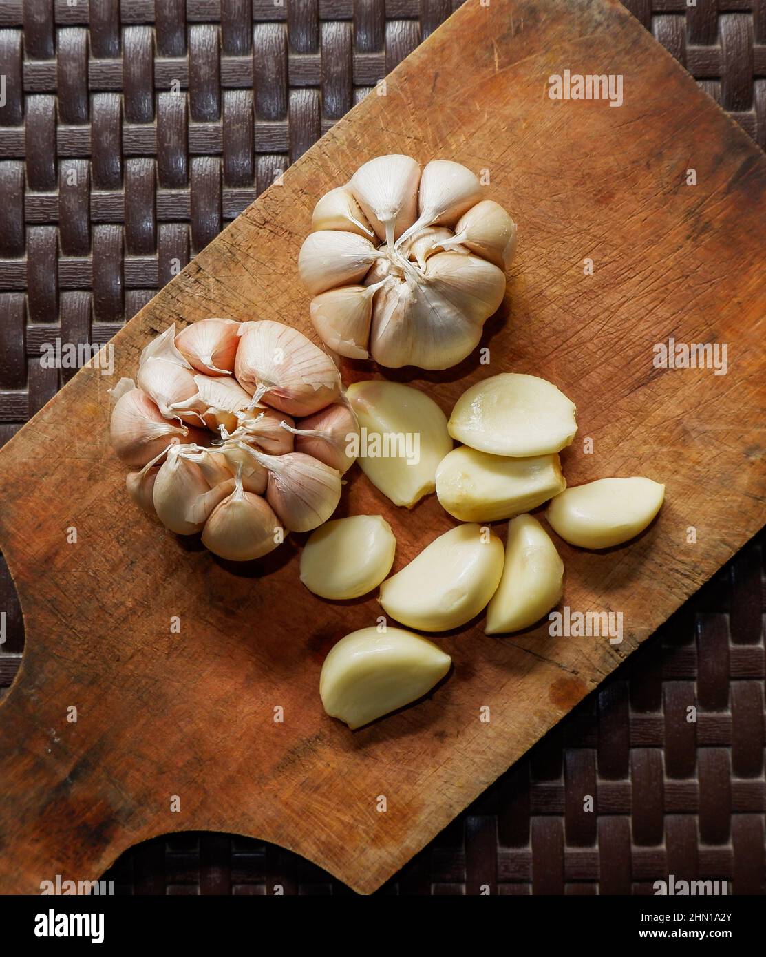 garlic. garlic cloves. peel the garlic clove. Garlic is one of the main