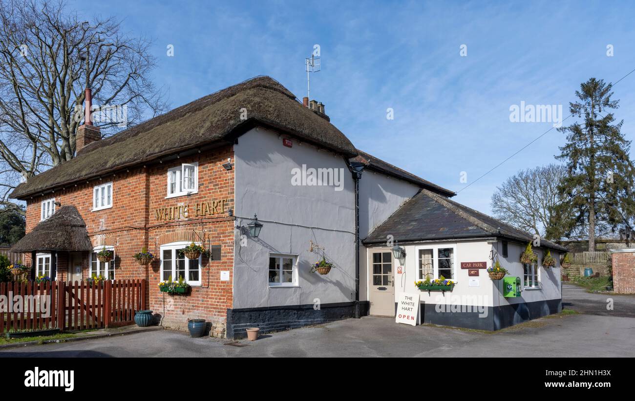 The White Hart - public house - Over Wallop, Stockbridge, Hampshire, England, UK Stock Photo