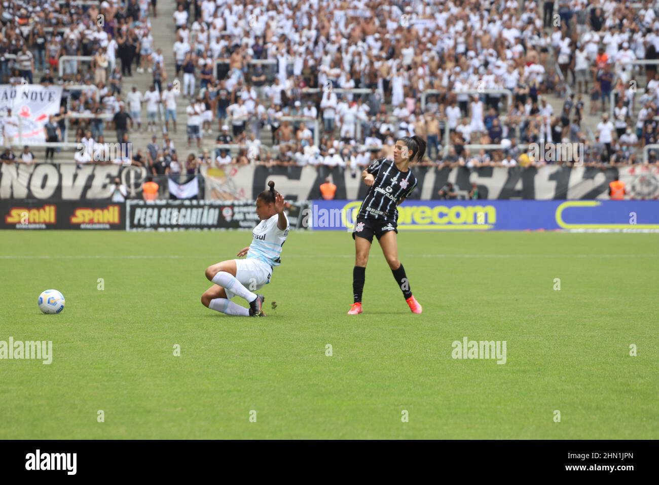 Sao Paulo, Sao Paulo, Brasil. 13th Feb, 2022. Women's Soccer Supercup Final: Corinthians and Gremio. February 13, 2022, Sao Paulo, Brazil. Soccer match between Corinthians and Gremio, valid for the final of the 2022 Women's Soccer Supercup 2022, held at the Neo Quimica Arena stadium, in Itaquera, Sao Paulo, on Sunday (13). Corinthians won the match 1-0, with a goal scored by Gabi Zanotti. Credit: Leco Viana/TheNews2 (Credit Image: © Leco Viana/TheNEWS2 via ZUMA Press Wire) Stock Photo