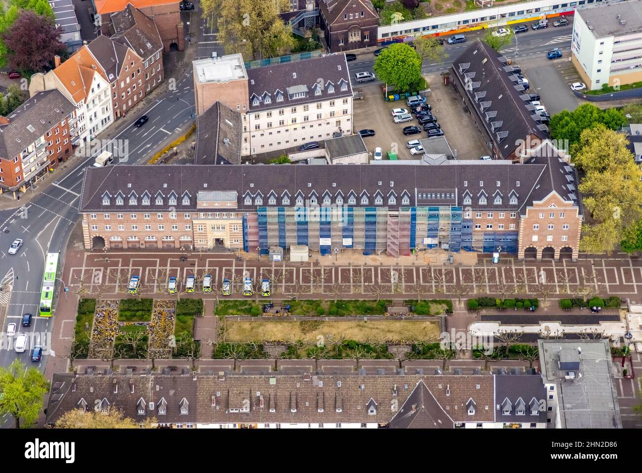 Aerial view, Friedensplatz Oberhausen, police station Alt-Oberhausen, house facades renovation, city centre, Oberhausen, Ruhr area, North Rhine-Westph Stock Photo