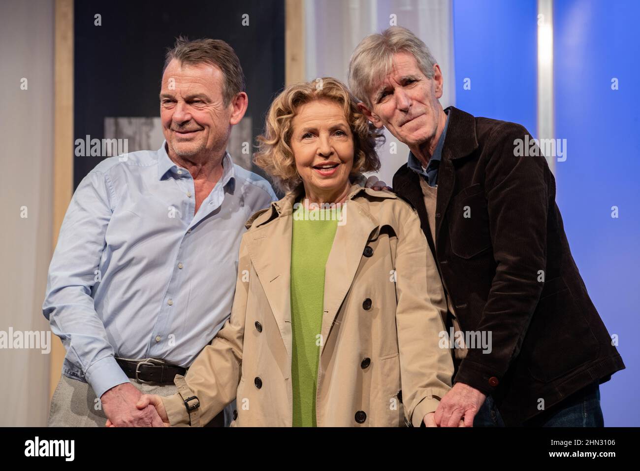 Krystian Martinek and Michaela May ( real name Gertraud Elisabeth Berta Franziska Mittermayr ) with director Bernd Schadewald at the photo call for The Budgie ( original from Audrey Schebat La Perruche ) on January 10, 2022 in the COmedy n the Bayerischer Hof in Munich, Germany. (Photo by Alexander Pohl/Sipa USA) Credit: Sipa USA/Alamy Live News Stock Photo