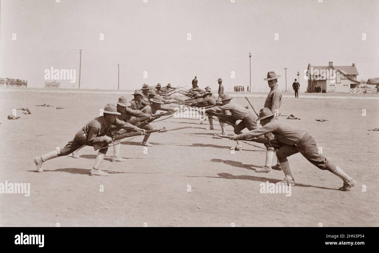 USA in World War I. Vintage photo of bayonet practice. Camp Bowie, Fort Worth, Texas. 1917-1918 Stock Photo