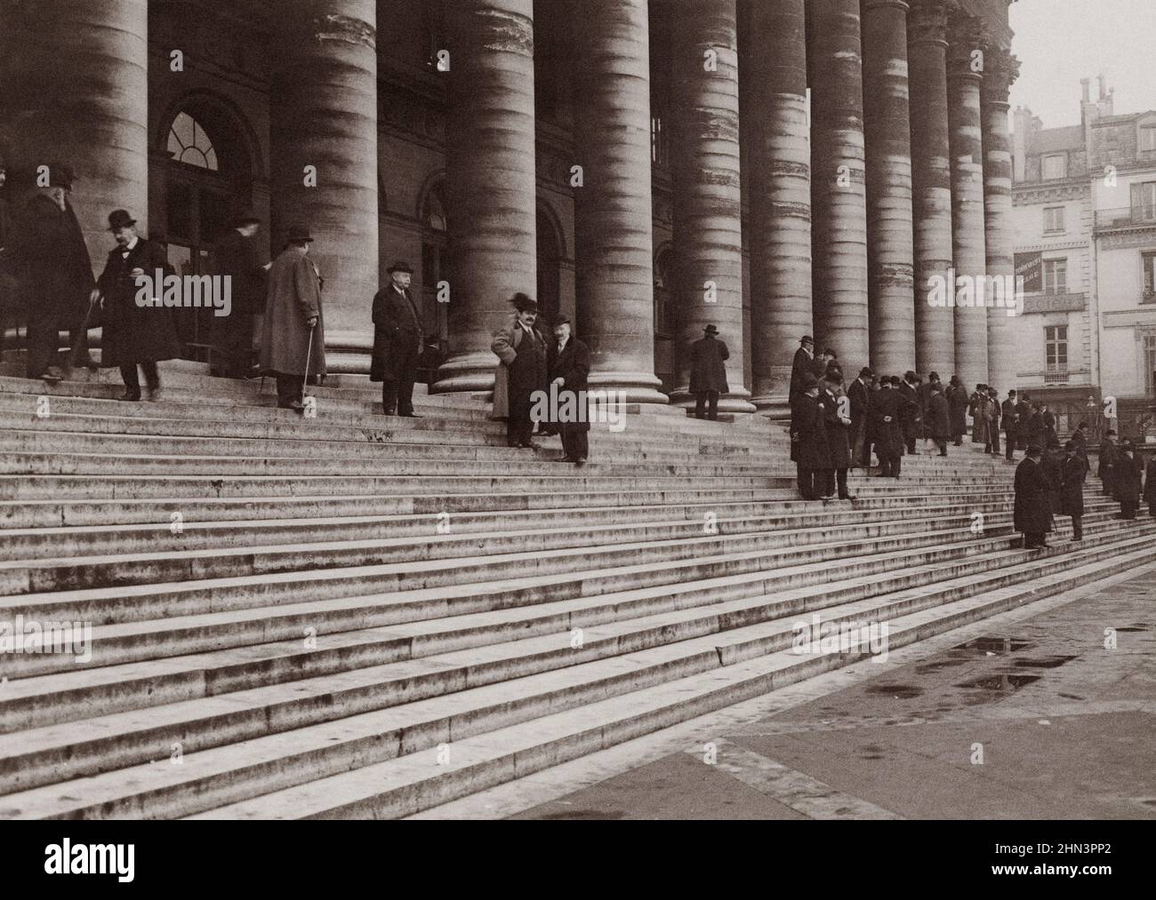 Vintage photo of reopening of the Stock Exchange in Paris. France. Decemberr 1914 Stock Photo