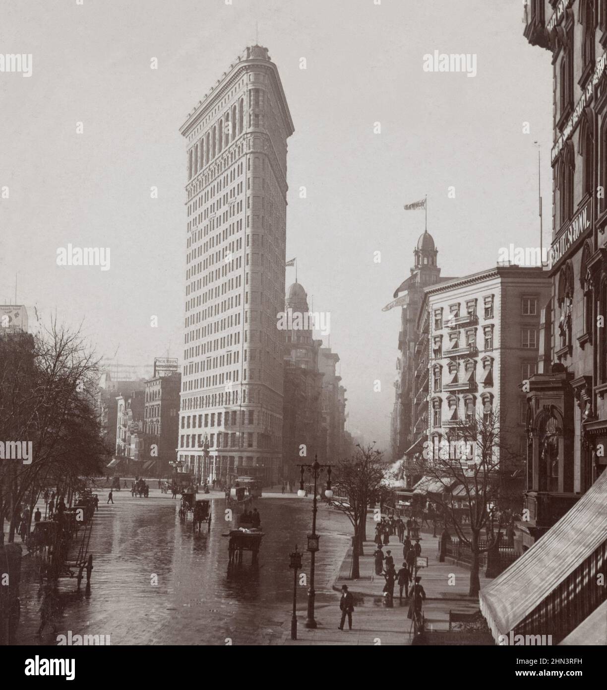 Vintage photo of 'Flat Iron' Building, Fifth Avenue and Broadway, New York, N.Y., U.S.A. 1900s Stock Photo