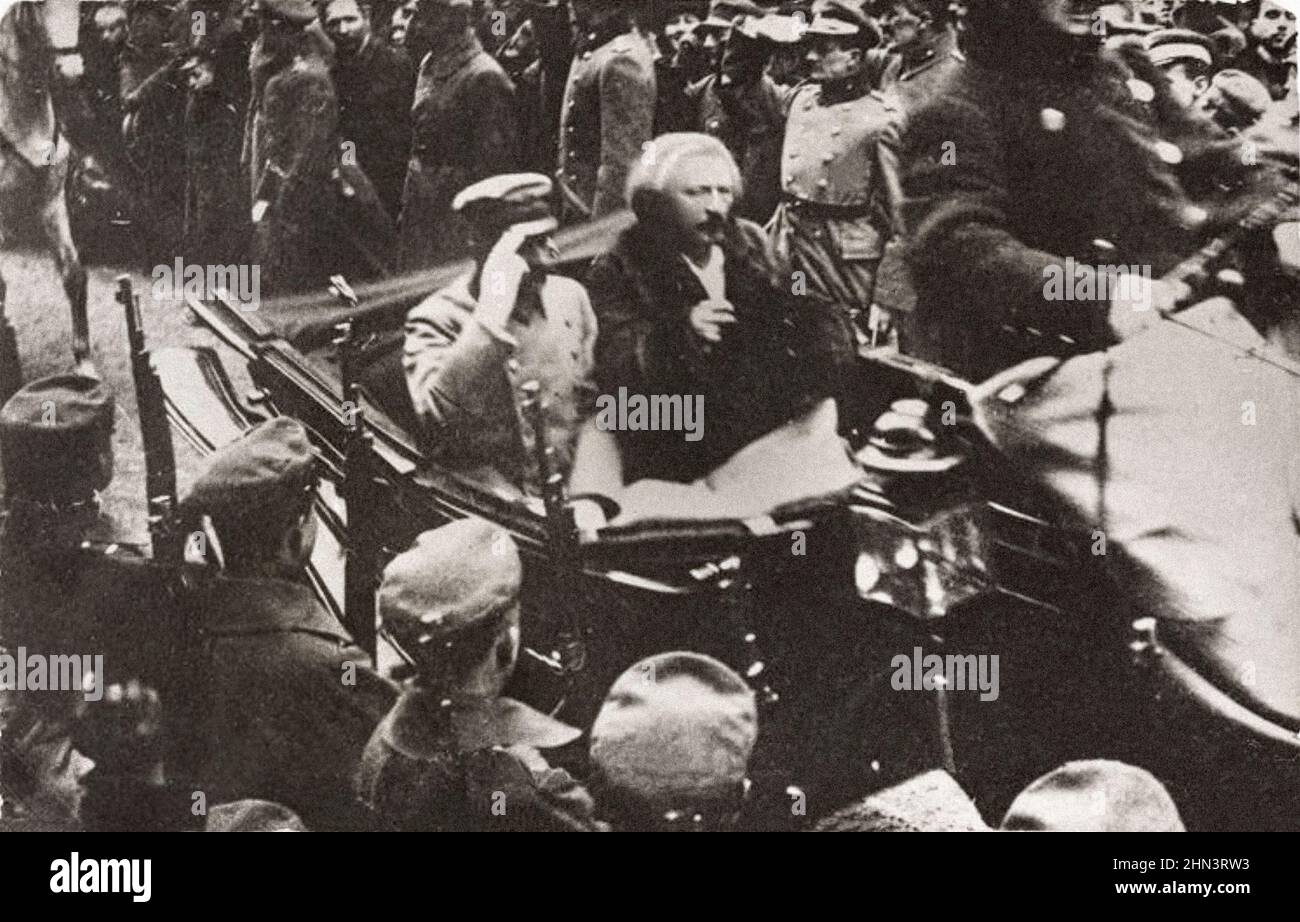Archival photo of Jozef Pilsudski and Ignacy Jan aderwski. 'Before the opening of the Sejm'. Józef Piłsudski and Ignacy Jan Paderewski on their way to Stock Photo