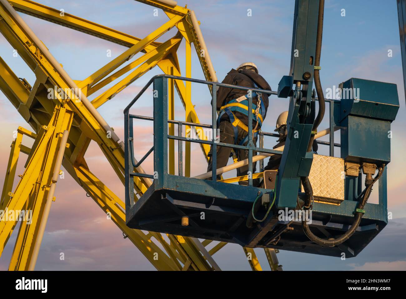 Articulated crane lift hi-res stock photography and images - Alamy