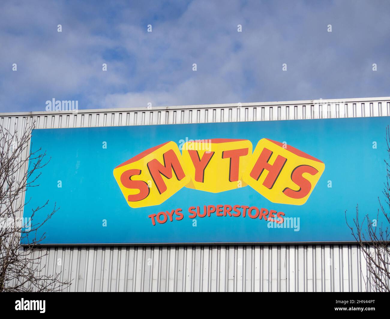 Shop front of Smyths Toys Superstores, part of a chain of toy retailers, Nene Valley Retail Park, Northampton, UK Stock Photo