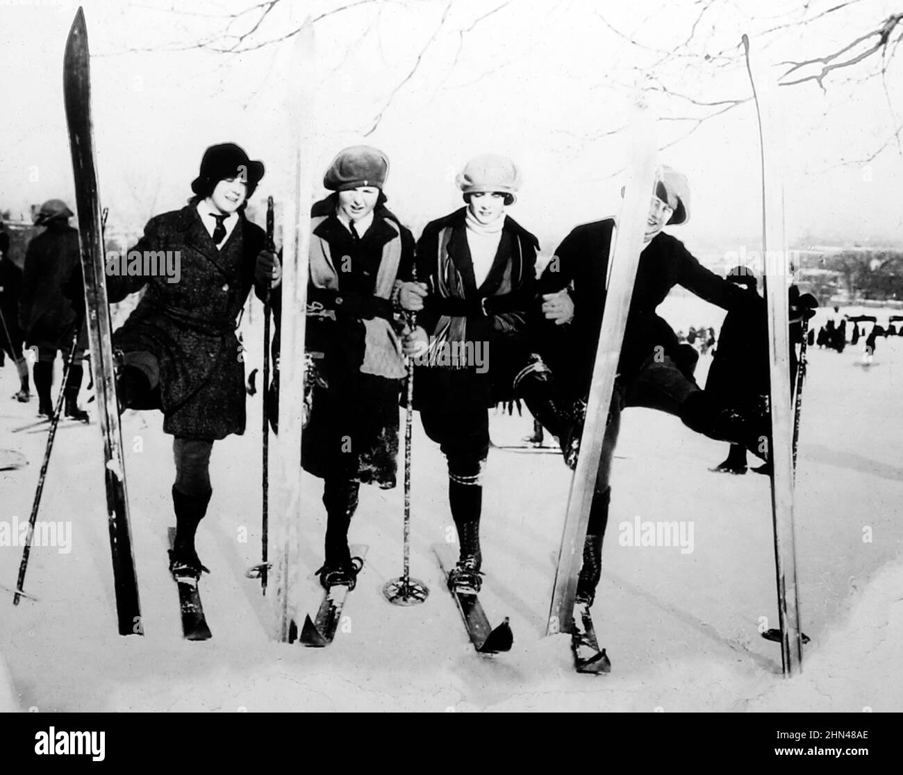 Girls skiing, Montreal, Canada, early 1900s Stock Photo