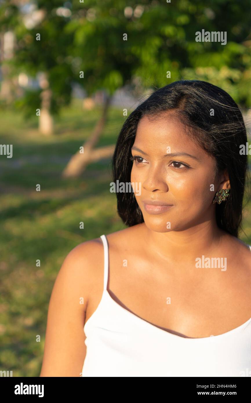 African woman outdoors hi-res stock photography and images - Alamy
