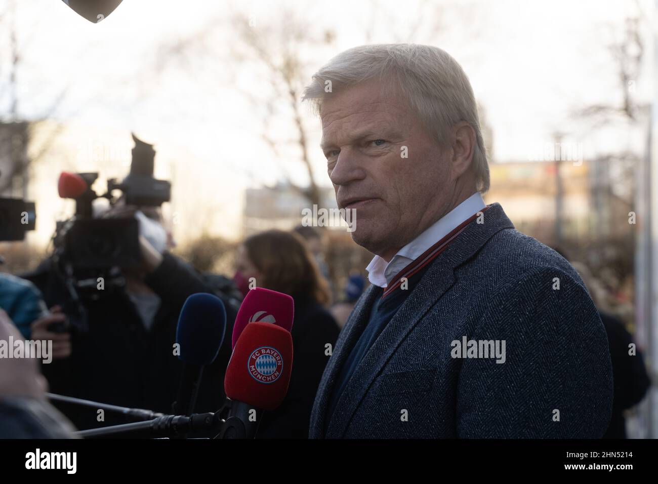 Munich, Germany. 14th Feb, 2022. Oliver Kahn getting interviewed. On February 14, 2022, the vaccination tram was presented in Munich, Germany. Participants were: Minister of State Klaus Holetschek, Mayor Verena Dietel, Oliver Kahn and Beatrix Zurek. (Photo by Alexander Pohl/Sipa USA) Credit: Sipa USA/Alamy Live News Stock Photo