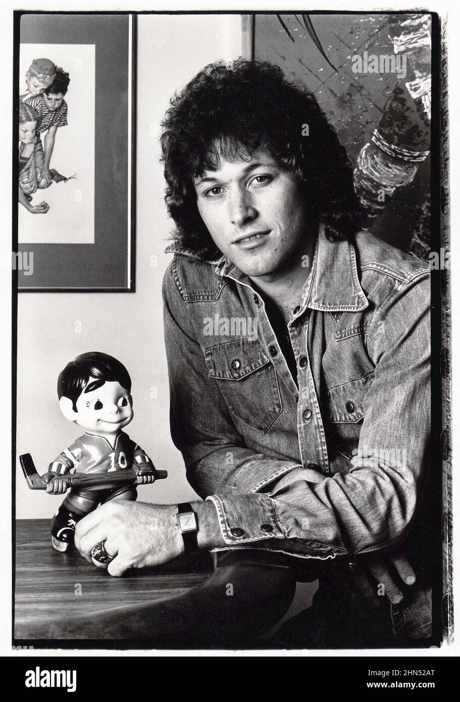 A 1979 portrait of New York Rangers center Ron Duguay in his Upper East Side apartment in New York City. He was also a coach and TV analyst. Stock Photo