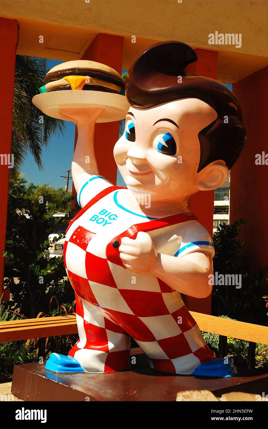 A sculpture of the original Bob's Big Boy stands in front of the chain's oldest restaurant in Burbank, California, near Los Angeles Stock Photo
