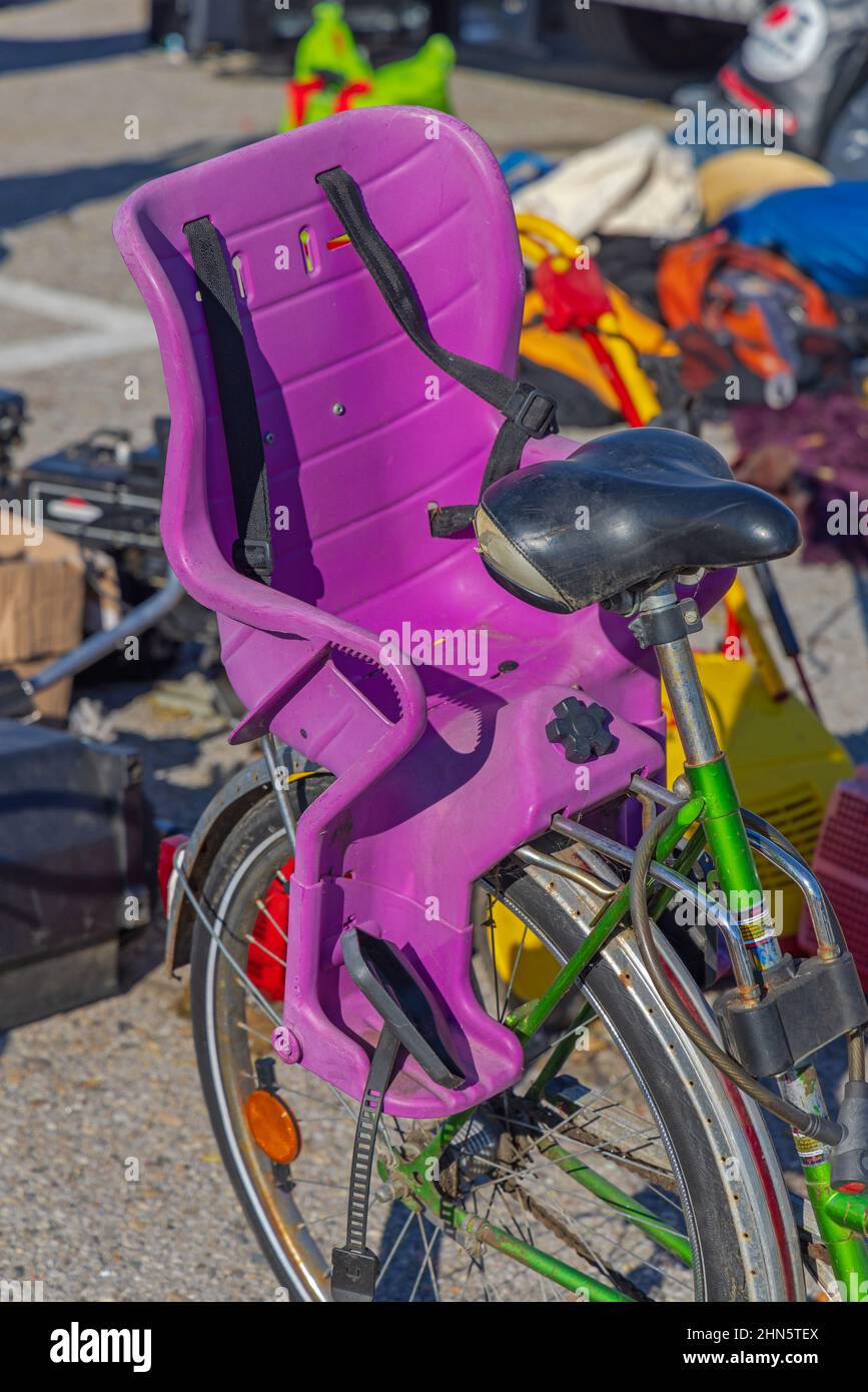 Bicycle child seat hi res stock photography and images Page 3
