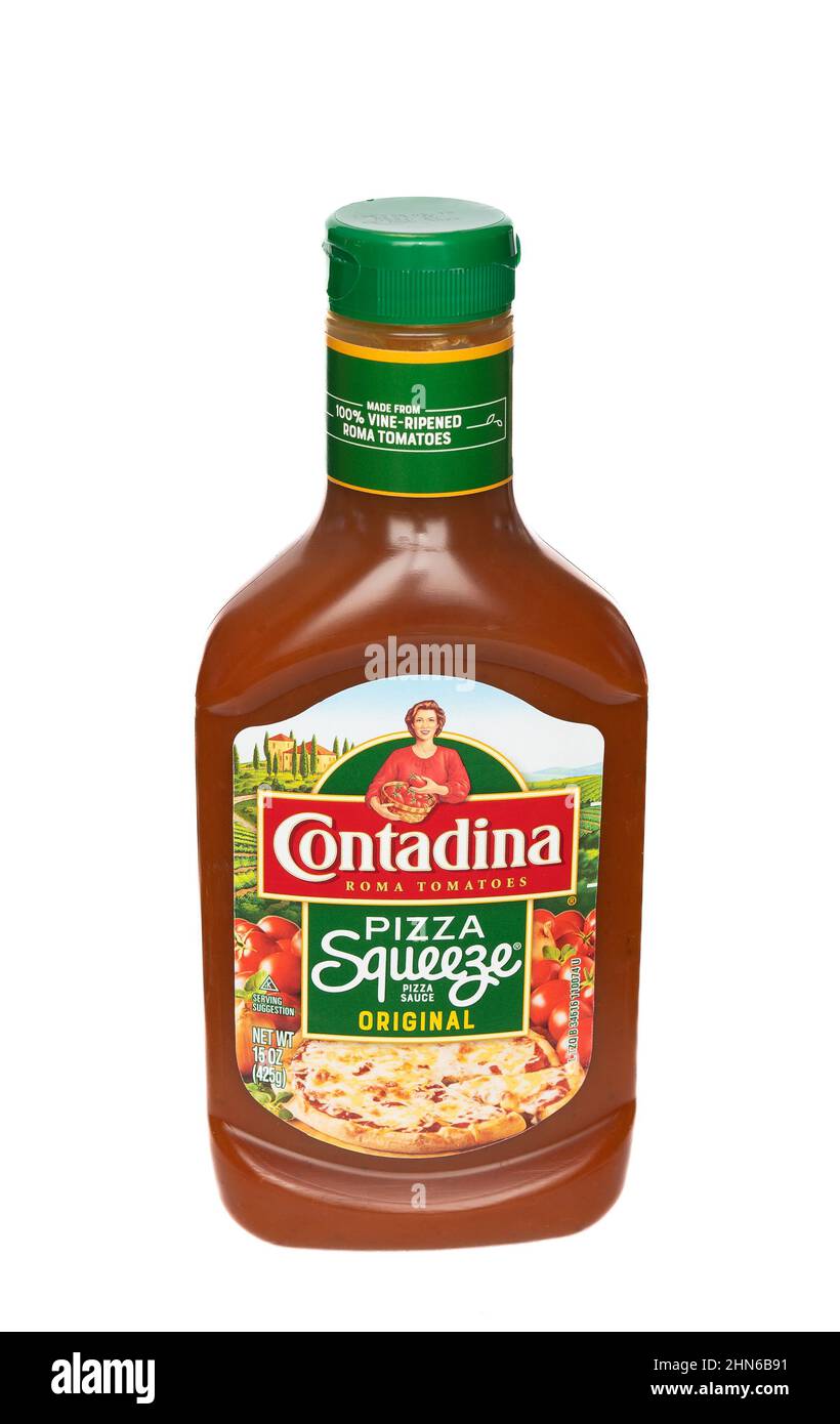 https://c8.alamy.com/comp/2HN6B91/nisswa-mn-19-jan-2022-plastic-bottle-of-pizza-sauce-isolated-on-white-2HN6B91.jpg