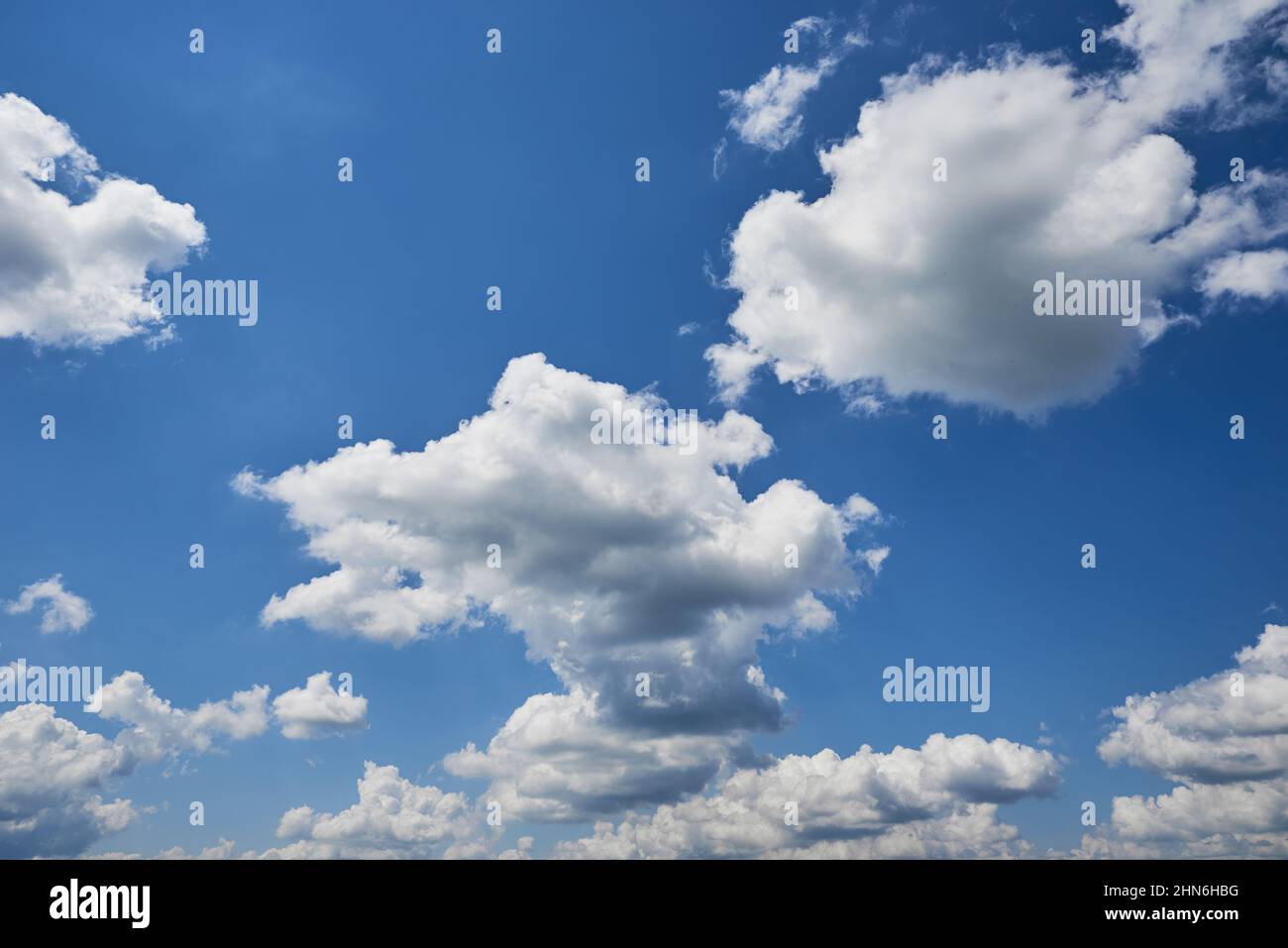 White cumulus clouds in blue sky, beautiful cloudscape background Stock ...