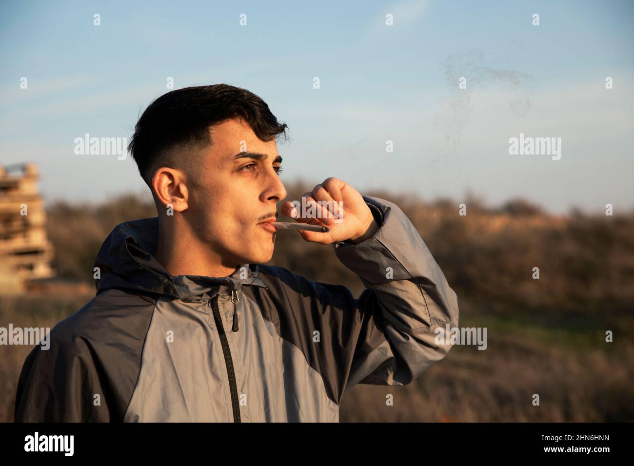Young people smoking weed hi-res stock photography and images - Alamy
