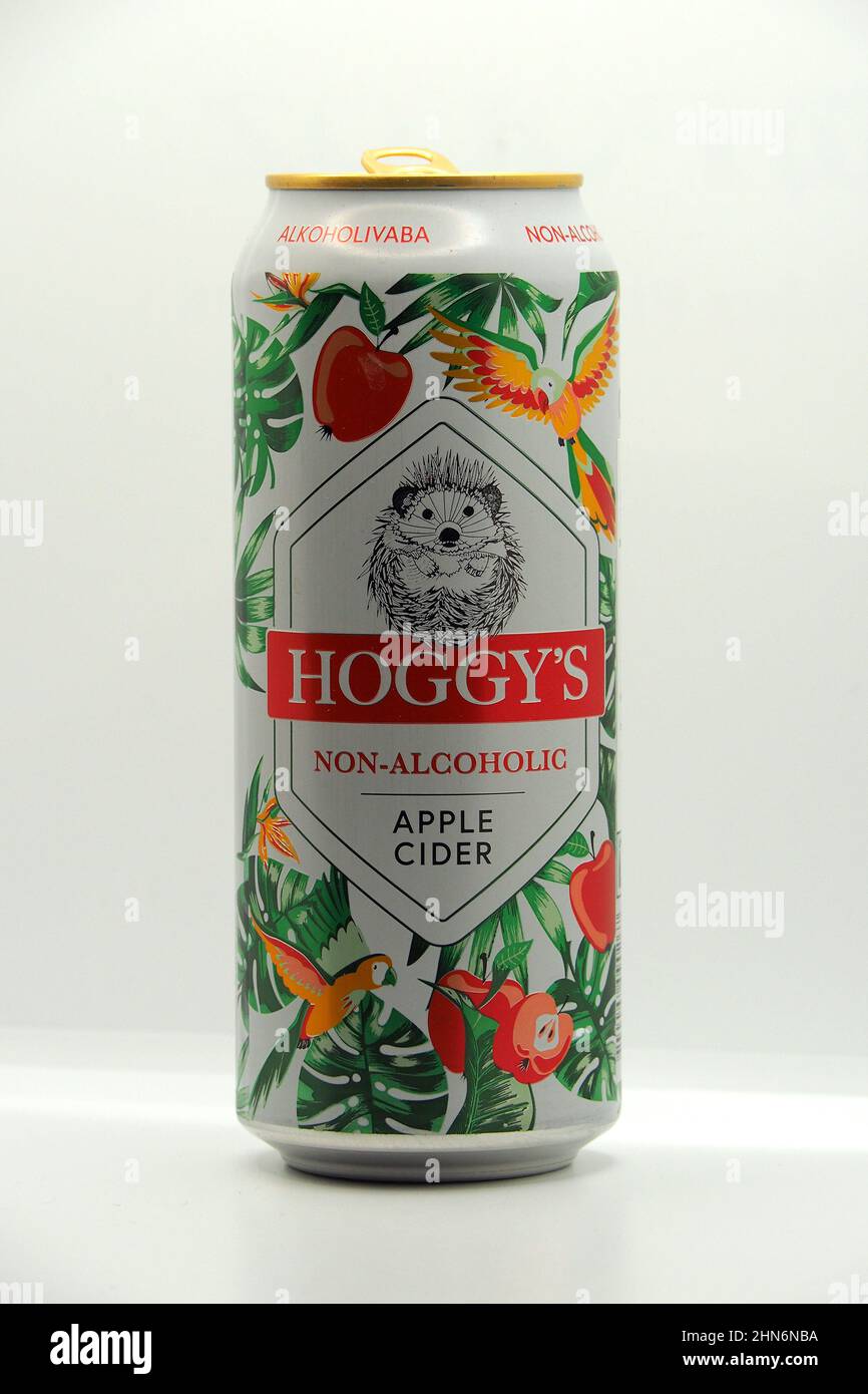 Hoggy's non-alcoholic apple cider can Stock Photo - Alamy