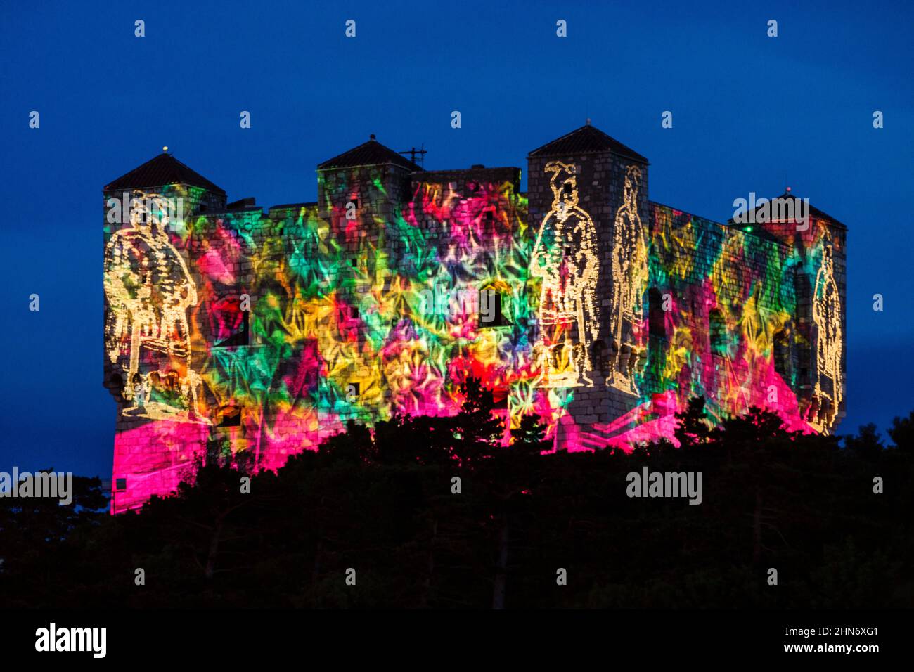 espectaculo de luces en el Fuerte de Nehaj, Senj, condado de Lika-Senj, Croacia Stock Photo