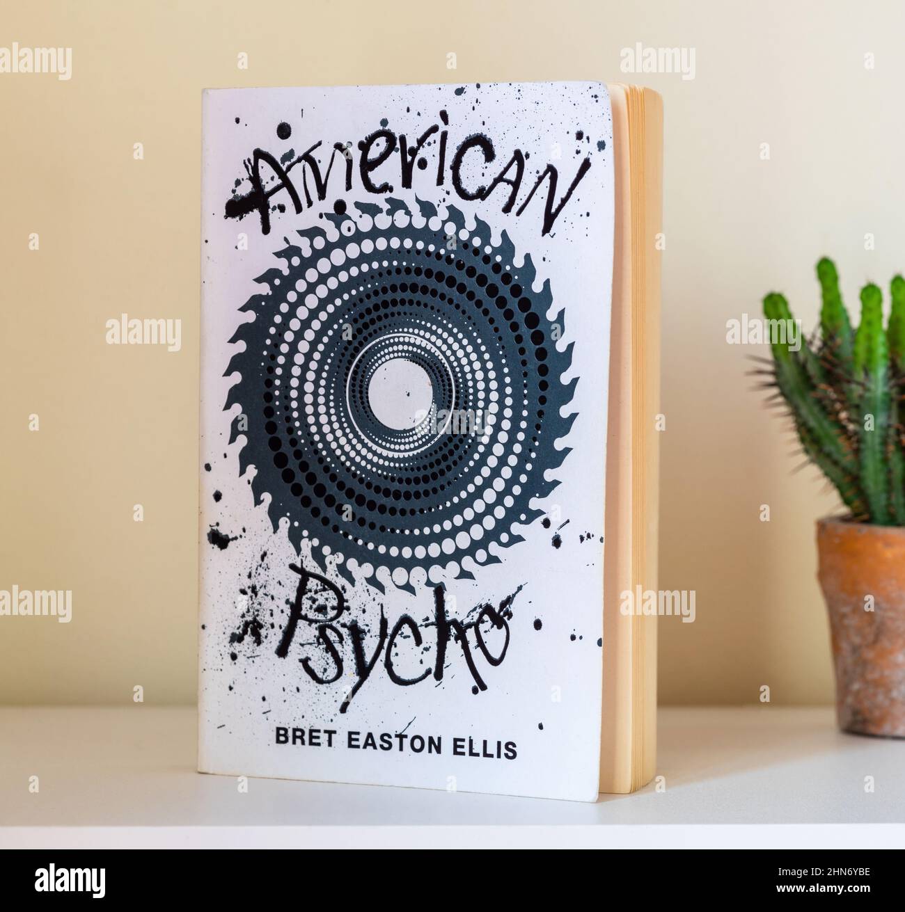 A copy of 'American Psycho' - a novel by author Bret Easton Ellis Stock Photo