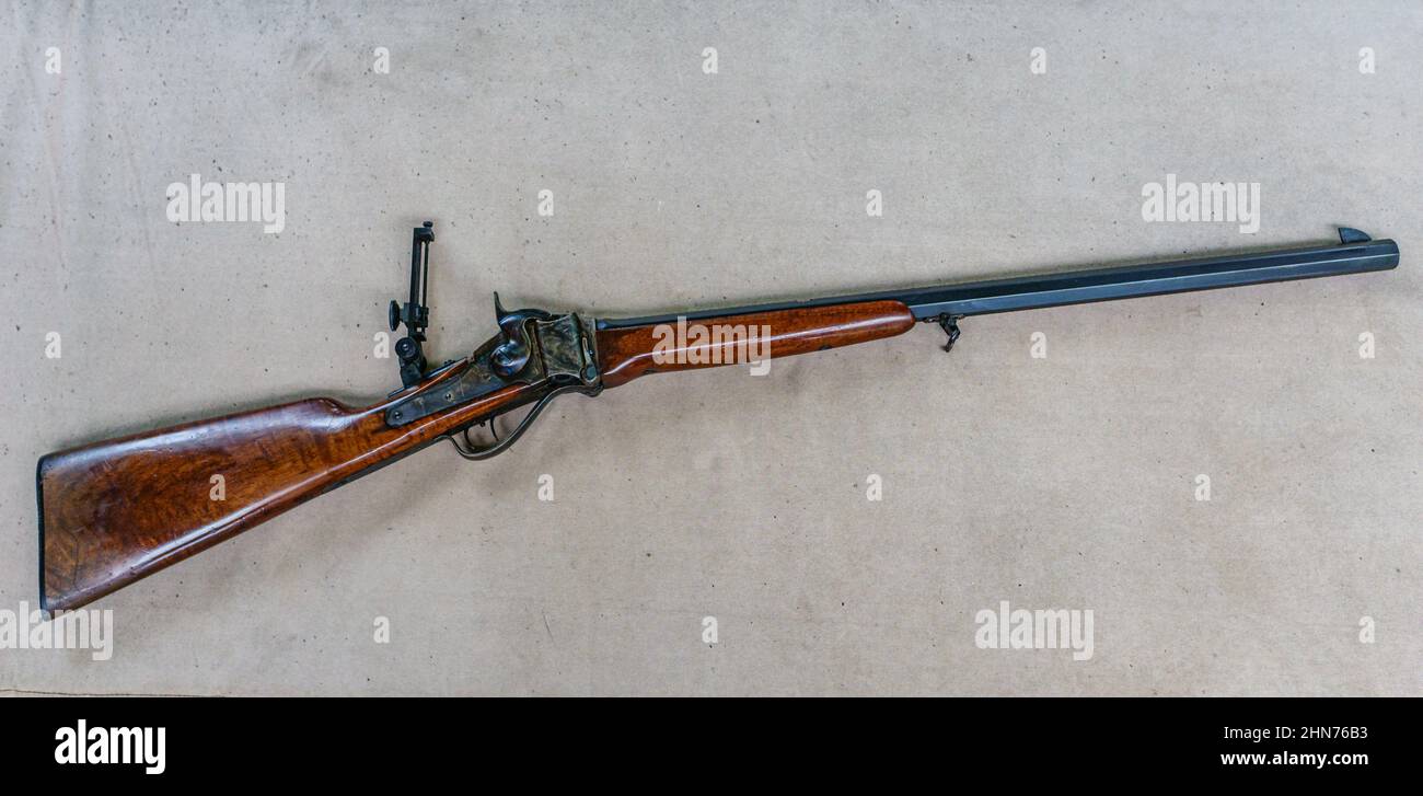 Single shot rifle hi-res stock photography and images - Alamy