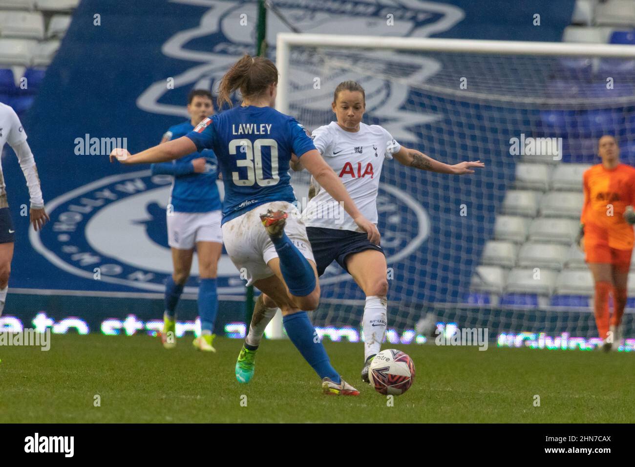 Big challenge between Gemma Lawley of Birmingham City & Ria Percival of Tottenham Hotspur Stock Photo