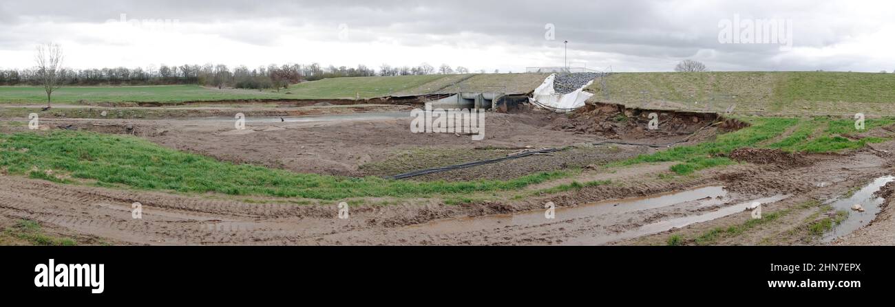 massive Schäden am Hochwasser-Schutzdamm Horchheim, ein halbes Jahr nach der Flutkatastrophe im Juli 2021 noch nicht behoben, Nordrhein-Westfalen, Deu Stock Photo