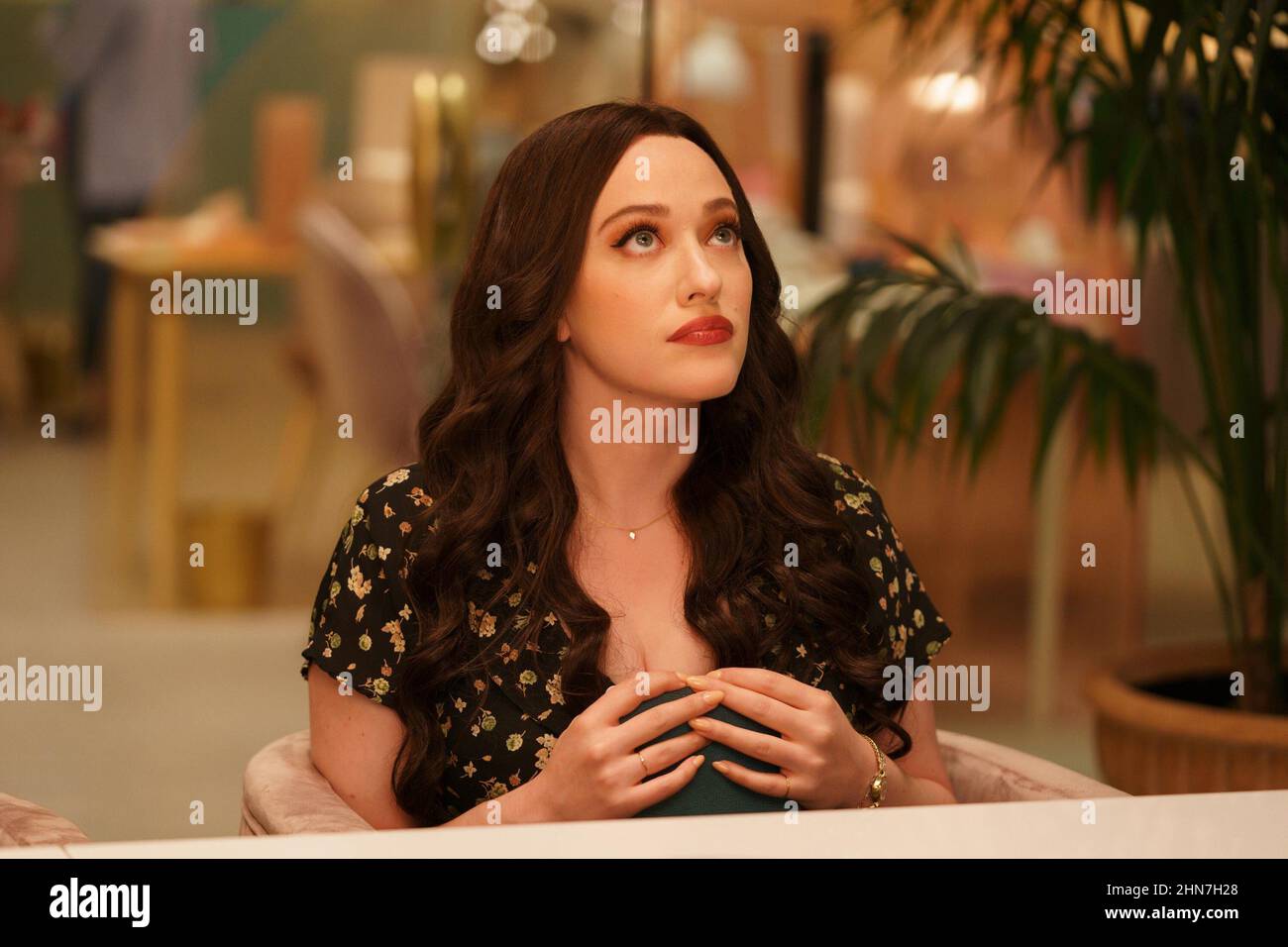DOLLFACE, Kat Dennings, RightHand Woman', (Season 2, ep. 202, aired
