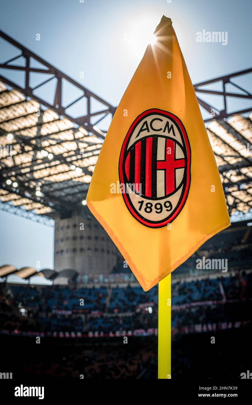 Milan, Italy. 13 February 2022. A corner flag bearing AC Milan logo crest  in seen prior to the Serie A football match between AC Milan and UC  Sampdoria. Credit: Nicolò Campo/Alamy Live