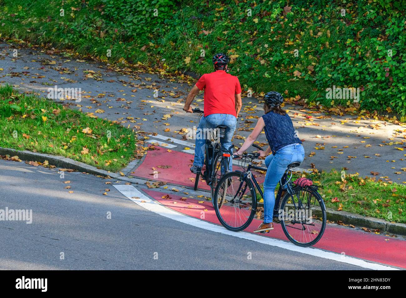 can i cycle on a footpath