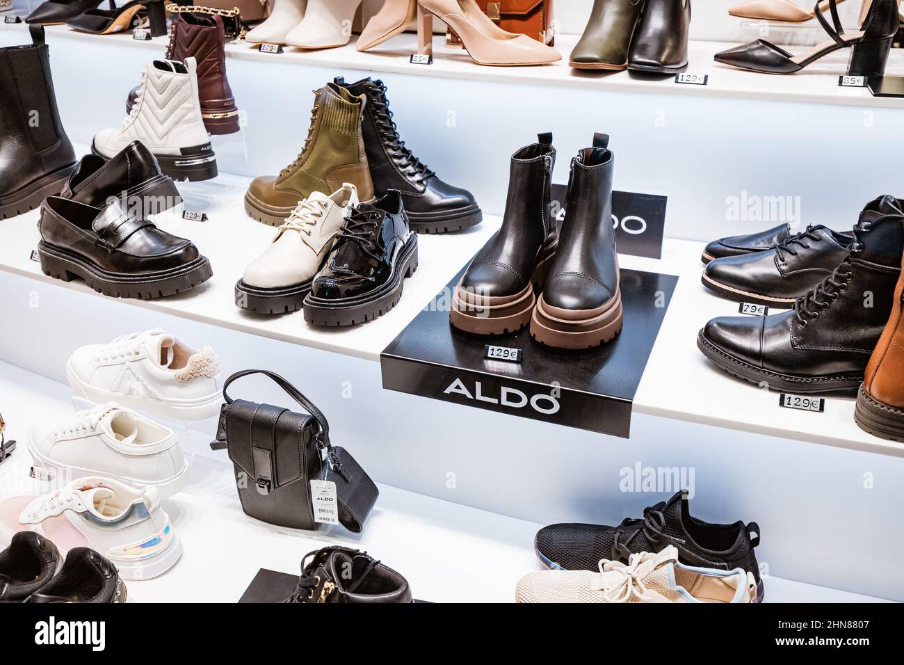 Aldo shop front hi-res stock photography and images - Alamy