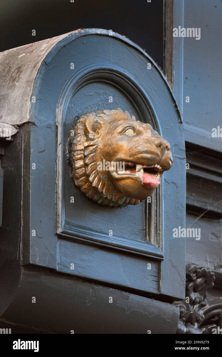 Lion head architectural detail, Cirencester, Cotswolds Stock Photo