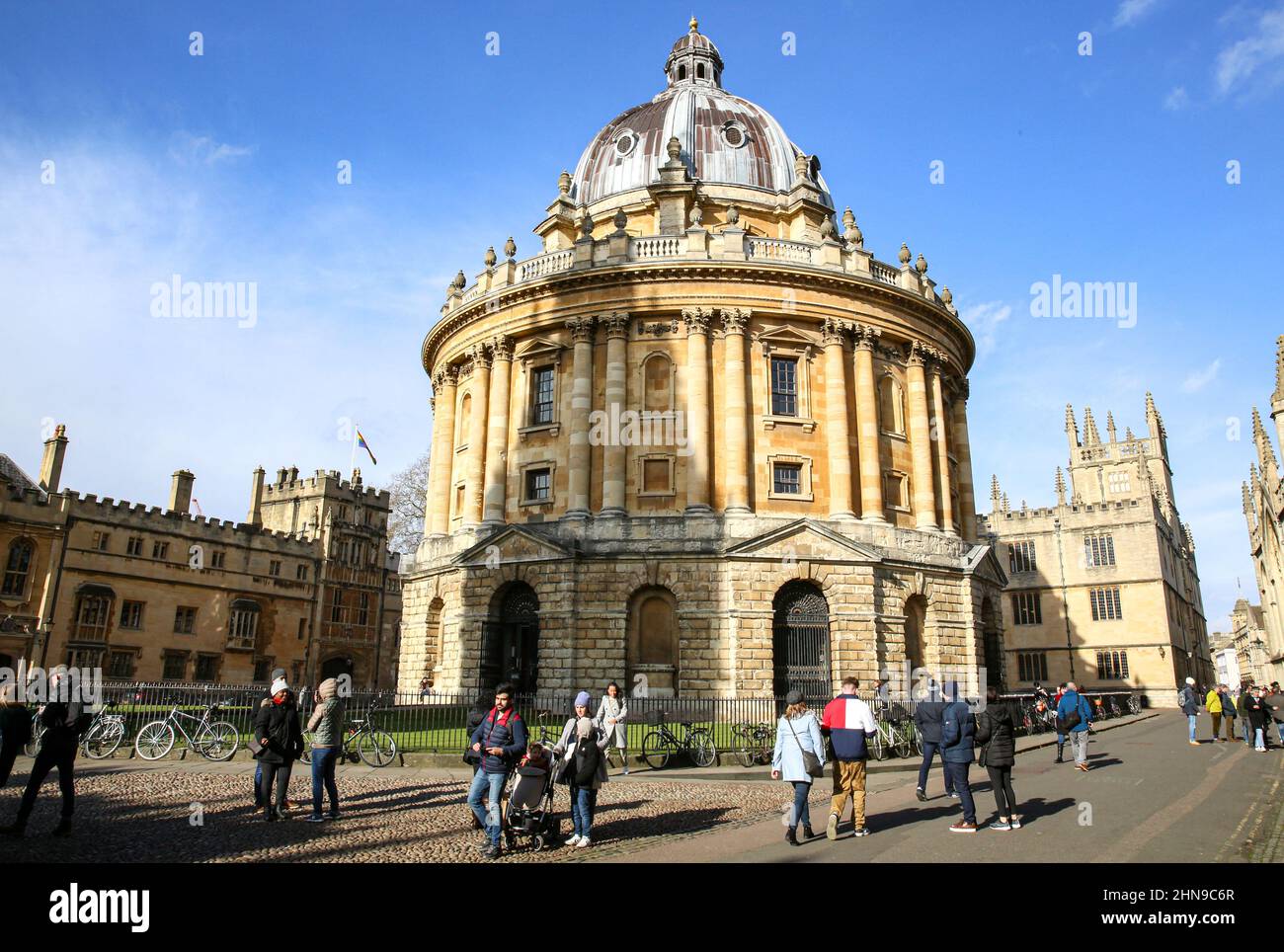 Radcliffe Camera Library In Radcliffe Square Oxford City Centre Stock radcliffe-camera-library-in-radcliffe-square-oxford-city-centre-stock