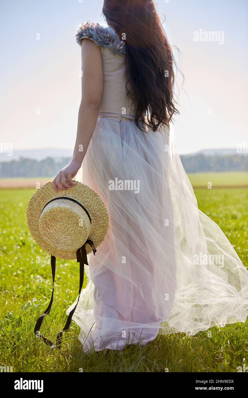 Walking barefoot grass asian hi-res stock photography and images - Alamy