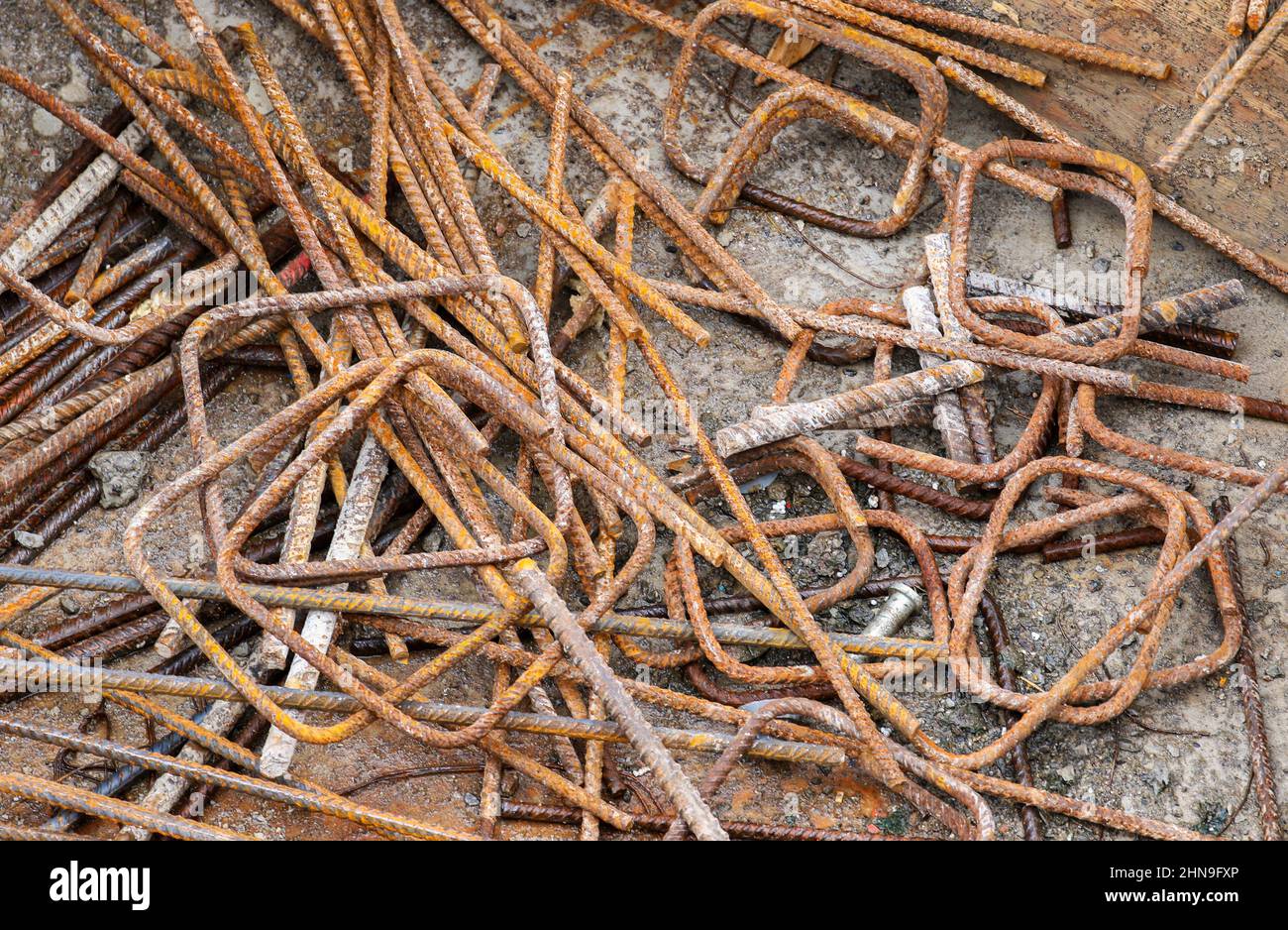 Twisted rebars hi-res stock photography and images - Alamy