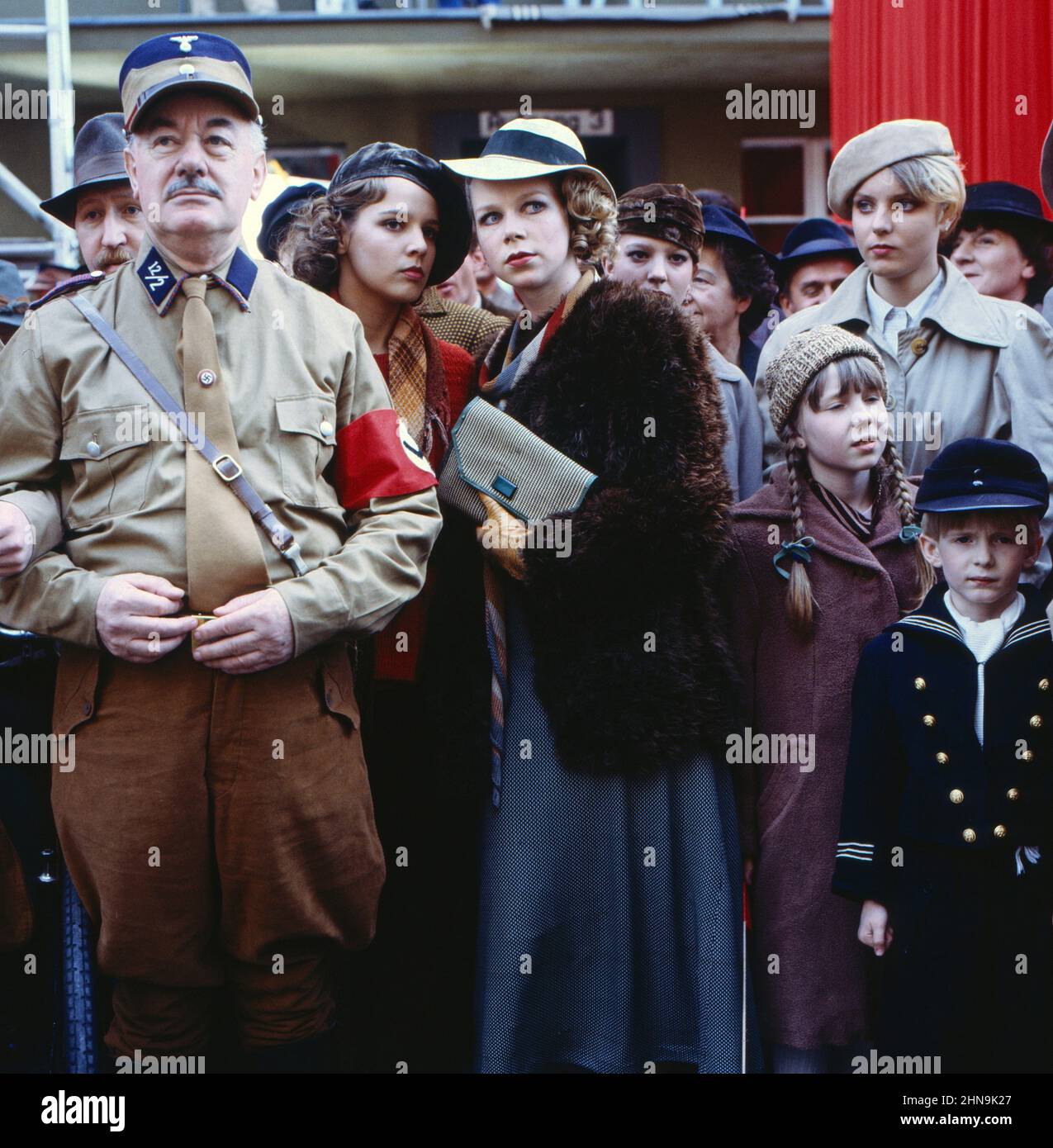 Nach Mitternacht, Fernsehfilm, Deutschland 1981, Regie: Wolf Gremm, Darsteller: Desiree Nosbusch, Marion Kracht Stock Photo