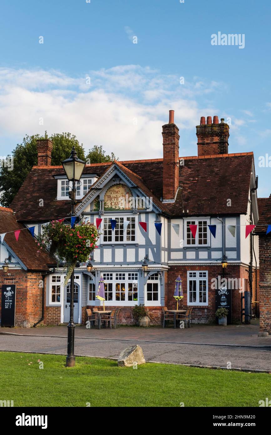 The Merlin's Cave pub overlooking the village green in Chalfont St Giles, Buckinghamshire, England, UK, Britain Stock Photo