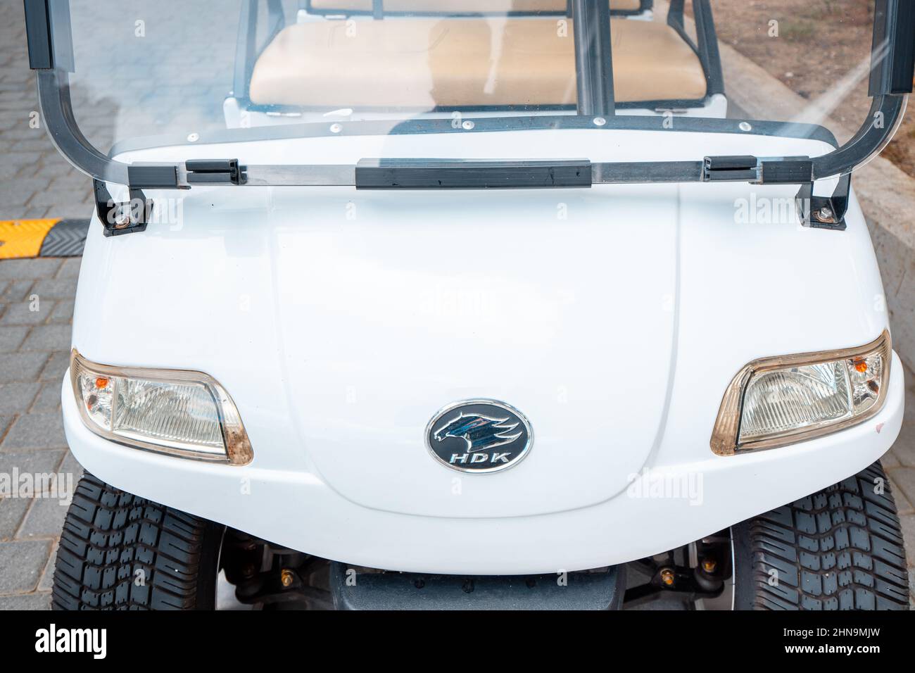 Empty golf course car park hires stock photography and images Alamy