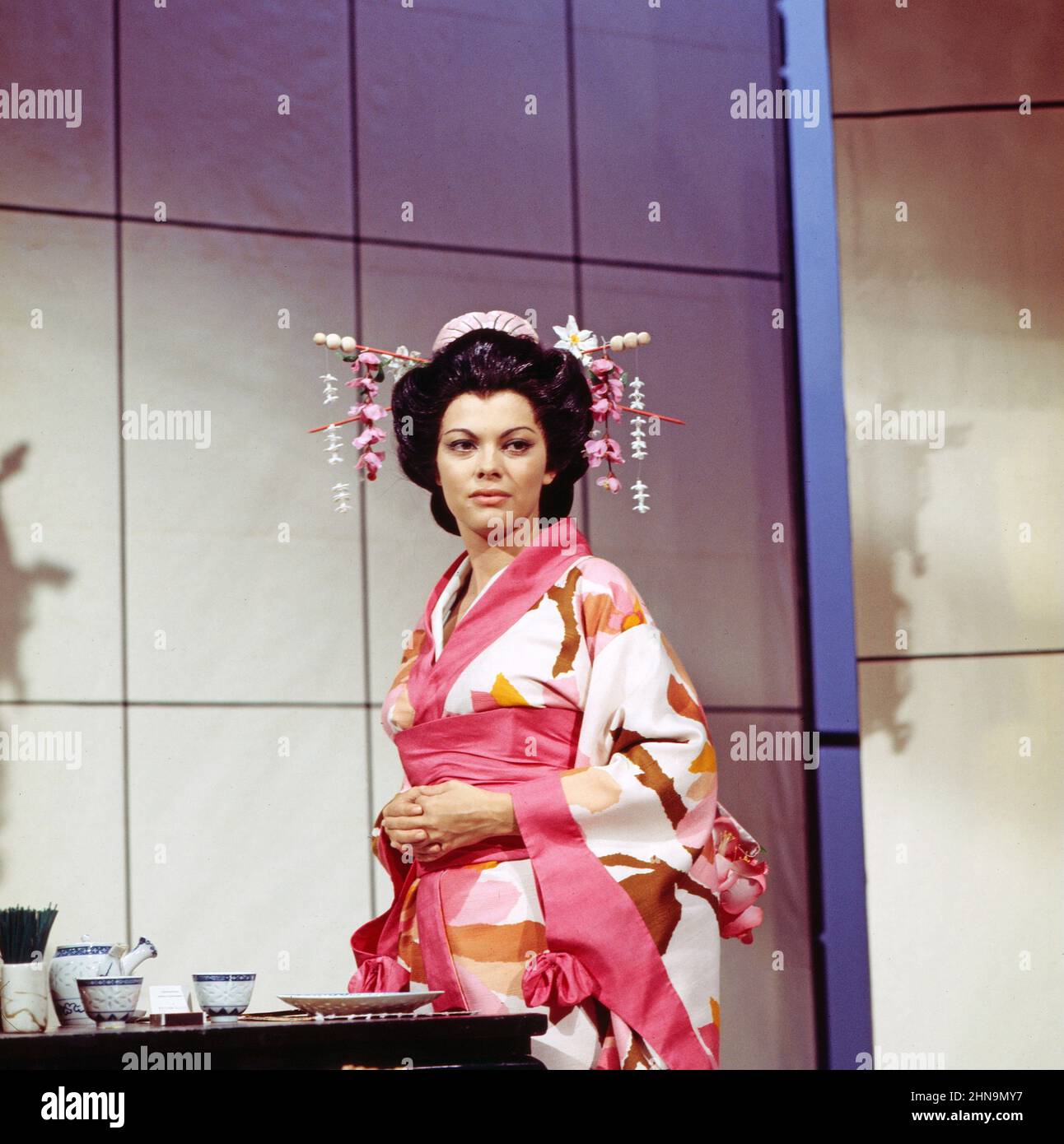 Christiane Rücker als Geisha in der Show 
