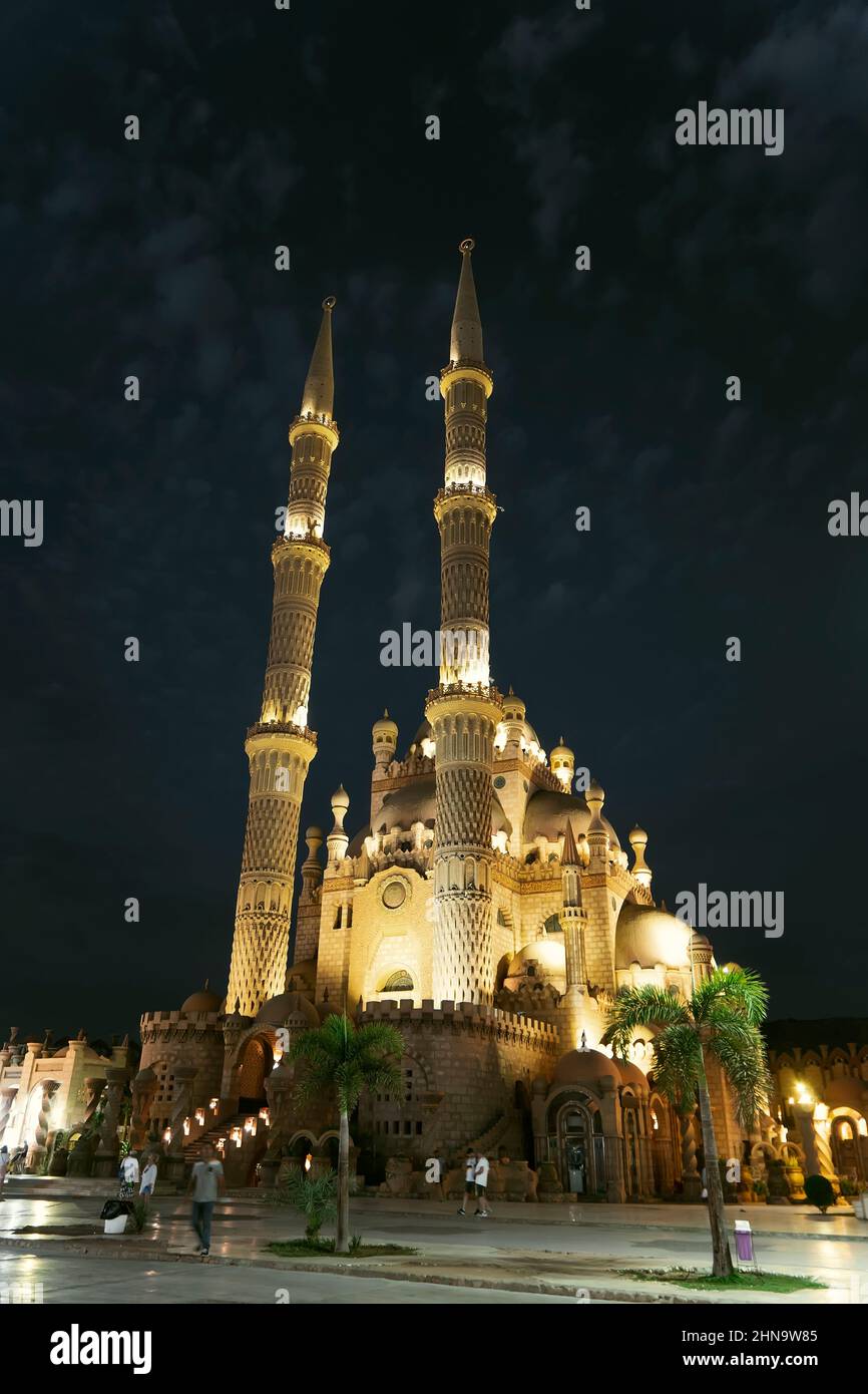 October 10th, 2021. Sharm El Sheikh: Al Mustafa mosque, a large Islamic temple in the old city center. vertical photo. Stock Photo