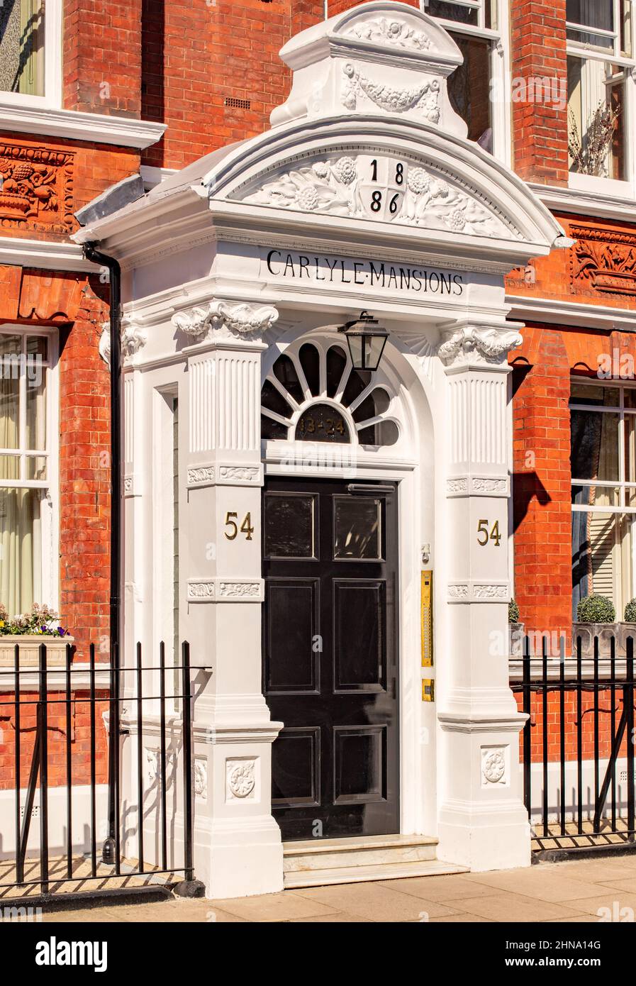 Entranceway to 54 Carlyle Mansions, Chelsea, London a massive and