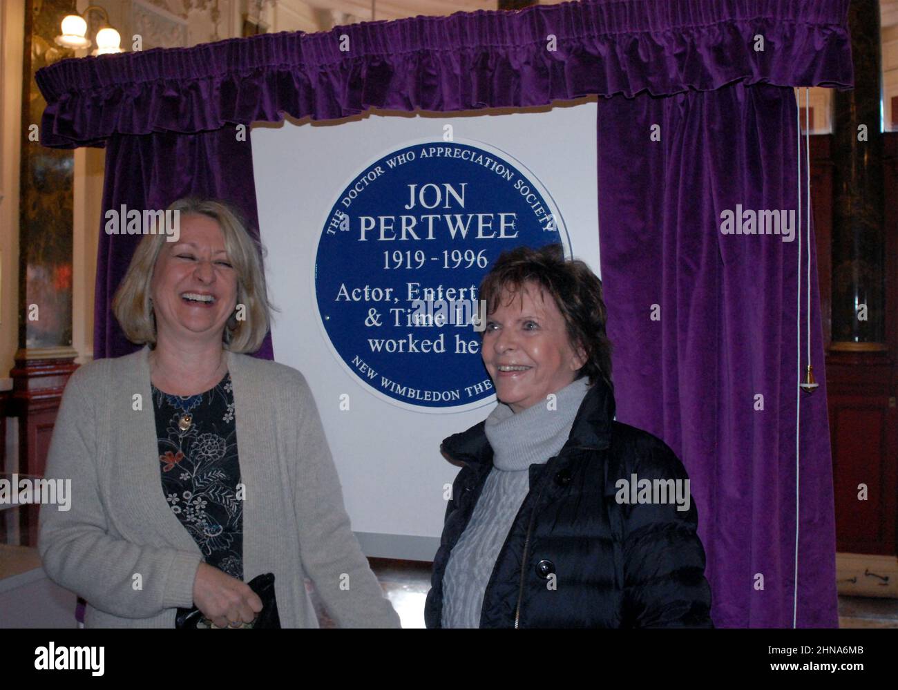 Dariel Pertwee (left) & her mother Ingeborg Pertwee (nee Ingeborg Rhoesa), daughter and widow of Doctor Who actor Jon Pertwee at blue plaque unveiling Stock Photo