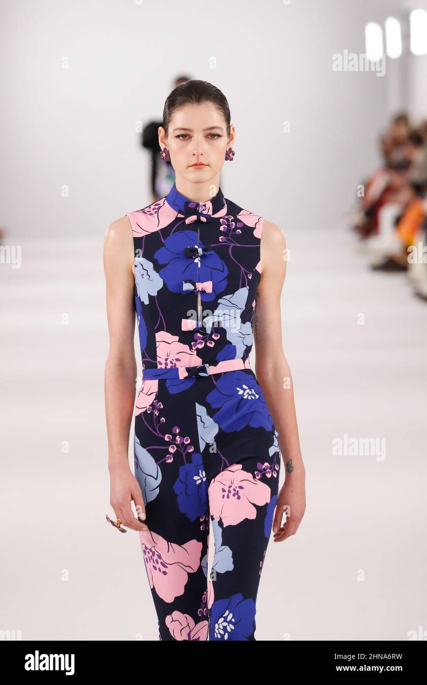 effie dress on runway Hunger Games Fashion: Effie Trinket Dresses From Alexander McQueen