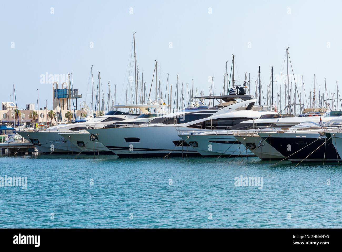 Commercial private boats docked hi-res stock photography and images - Alamy