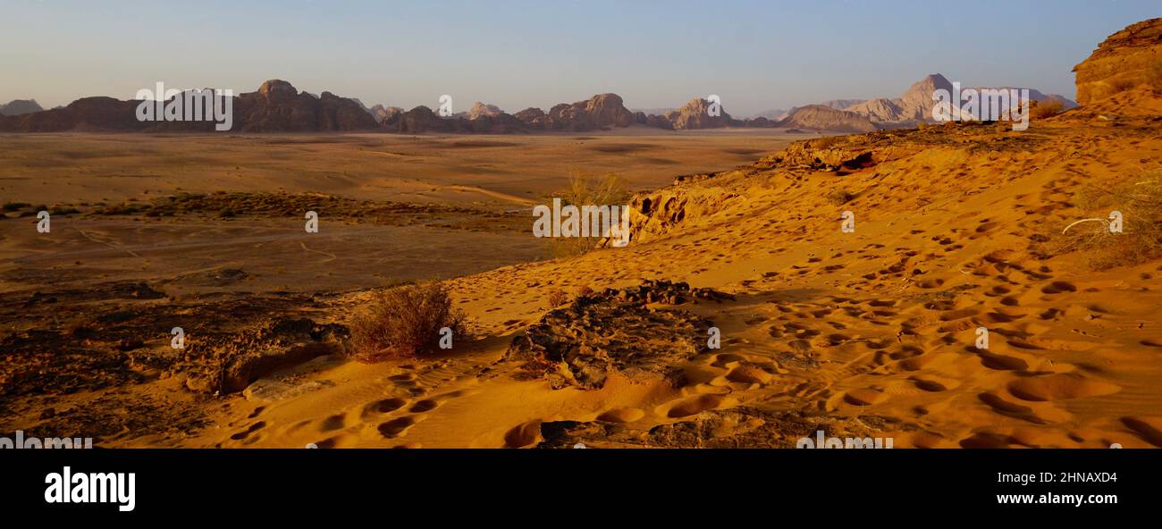 Colore desert hi-res stock photography and images - Alamy