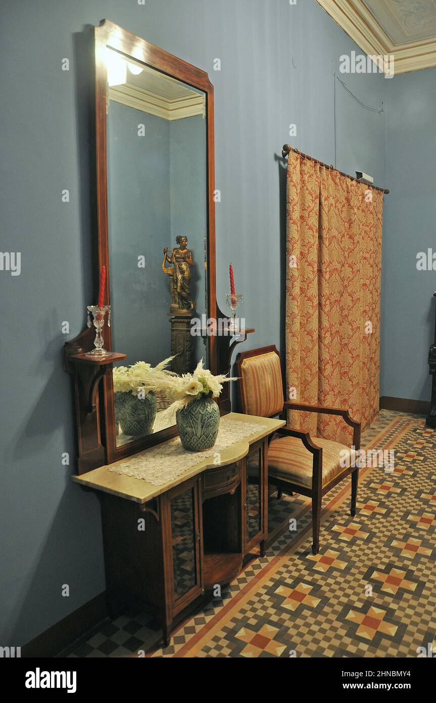 Can font museum house hi-res stock photography and images - Alamy