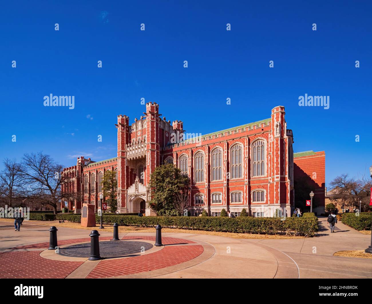 Oklahoma FEB 9, 2022 - Sunny view of The Bizzell Memorial Library Stock ...