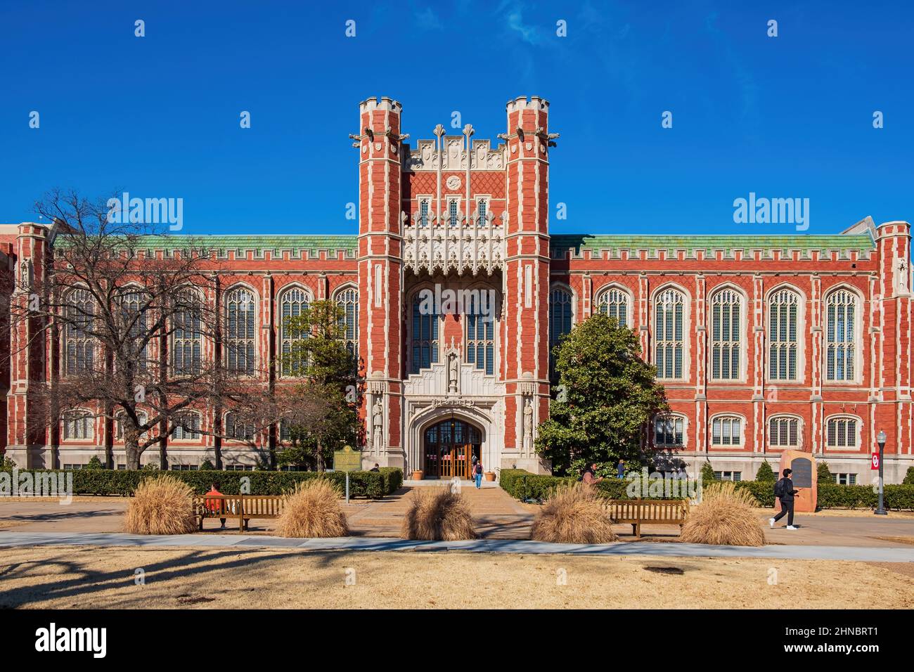 Oklahoma FEB 9, 2022 - Sunny view of The Bizzell Memorial Library Stock ...