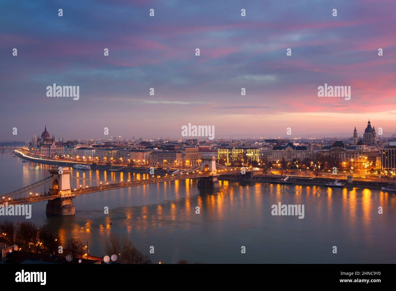Reflection scenic panoramic view hi-res stock photography and images ...