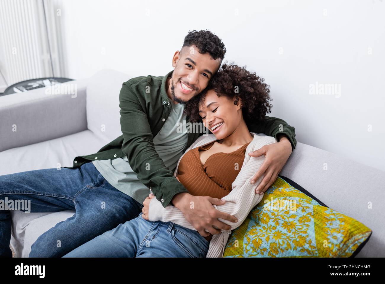 Young pregnant african american hi-res stock photography and images - Alamy